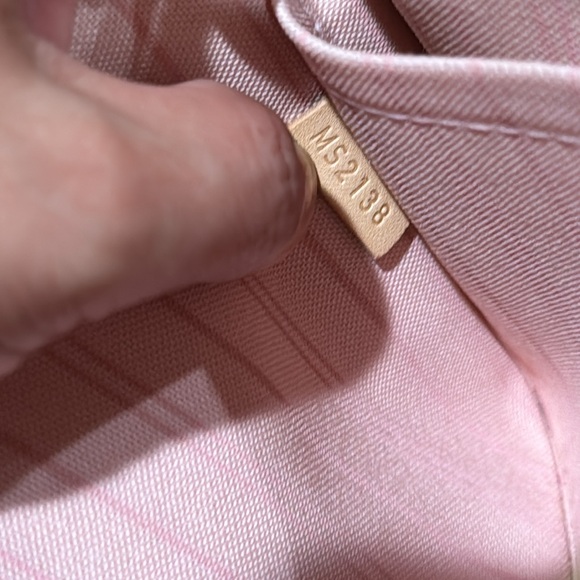 Authentic Neverfull large pouch! Damier Azur with strap! - Picture 6 of 17